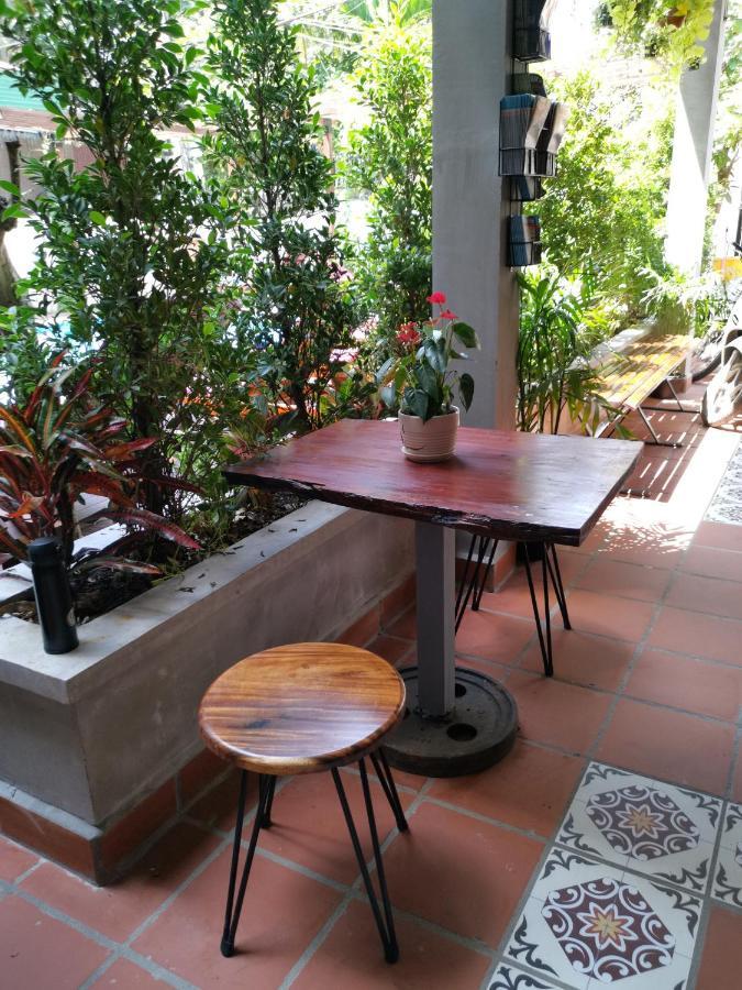 Poolside Villa Phnom Pen Exterior foto