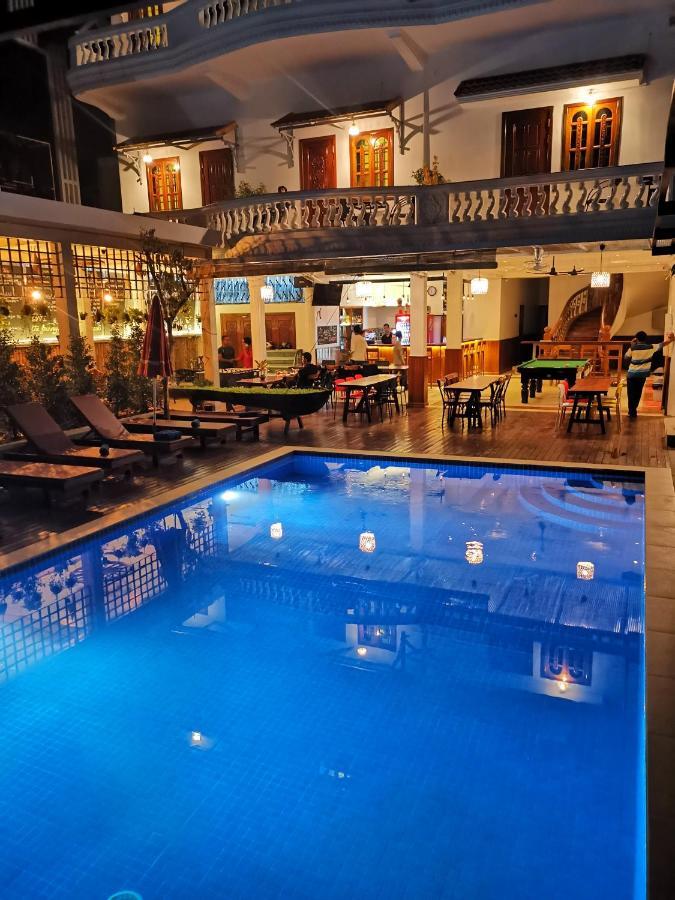Poolside Villa Phnom Pen Exterior foto
